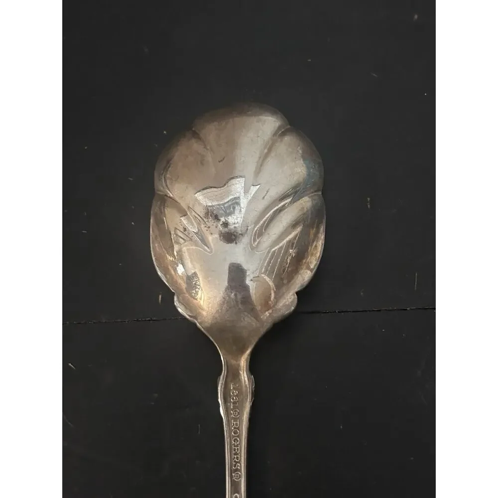 Vintage Meriden Silverplate First Lady Shell Serving Sugar Spoon Floral Ornate